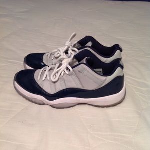 Air Jordan 11 Low Georgetown